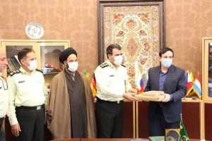 تقدیر فرماندهی نیروی  انتظامی کاشان از رئیس دانشگاه کاشان