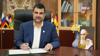 استادان، ستارگان آسمان دانایی و راهنمایان انسان برای دستیابی به اخلاق و دانش هستند