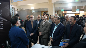 بازدید مسئولان از  نمایشگاه کار دانشگاه کاشان
