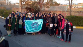 شرکت دانشجویان دختر دانشگاه کاشان در پیاده روی حرم رضوی