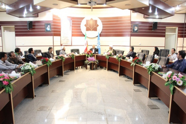جلسه هم اندیشی استادان دانشگاه کاشان با موضوع تحولات سیاسی منطقه بویژه مسائل اخیر کردستان عراق برگزار شد